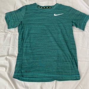 nike t-shirt